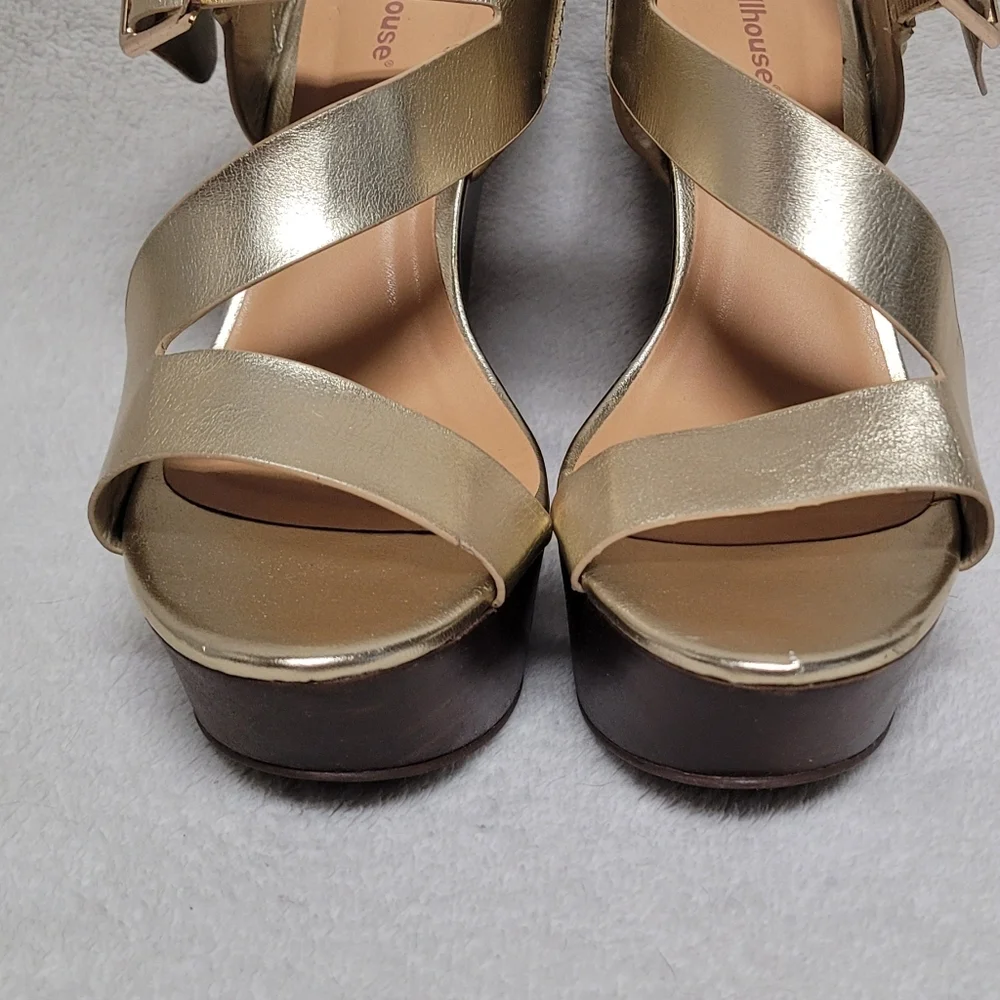 Lulus Dollhouse No Glitz No Glory Gold Wedge Sandals Vegan Leather Peep Toe 8.5